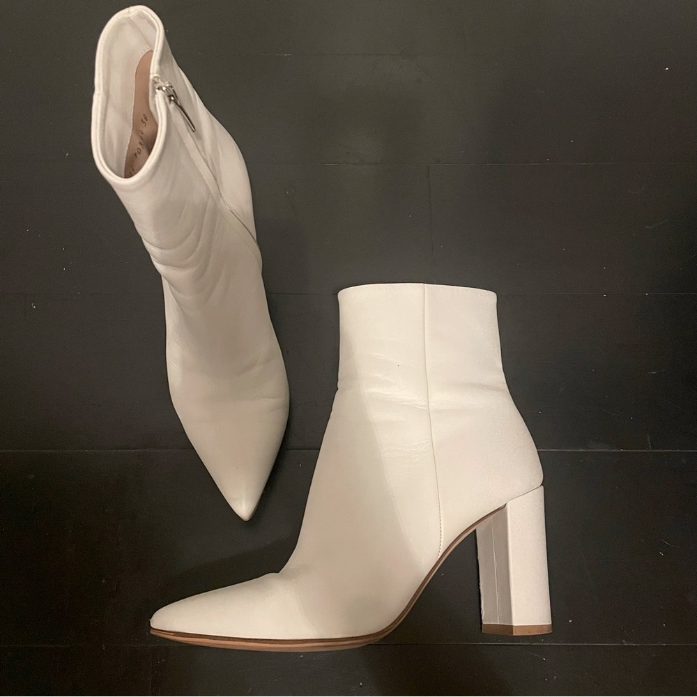 Gianvito Rossi White Leather “Piper” Ankle Boots